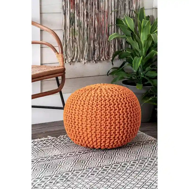 Gestrickte Ottomane aus einfarbiger Baumwolle, Pouf und Fußstütze