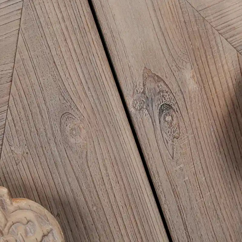 Credenza contenitore con anta a fiori intagliati in stile antico